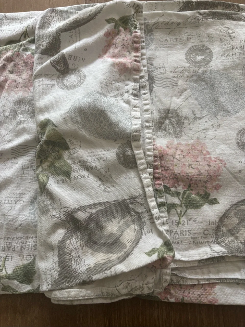 VFloral & Bunny Printed tablecloth- Pink, Green, Gray